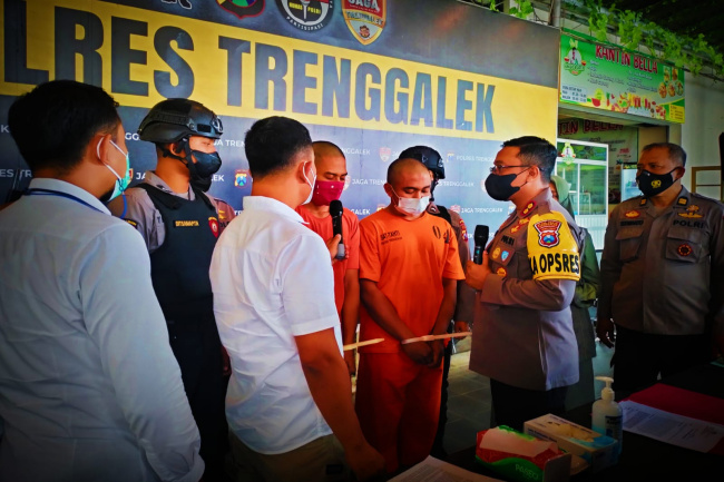 Gadis Dibawah Umur di Trenggalek Dicekoki Miras, Digilir Tiga Pemuda Setan