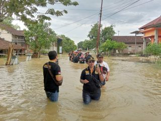 Puskom Pati Terjun di Daerah Bencana, Ratusan Bantuan Disalurkan