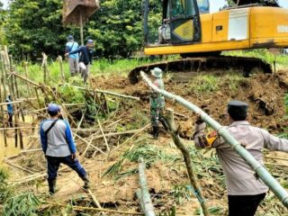 Tanggul Jebol di Angkatan Lor Mulai Diperbaiki