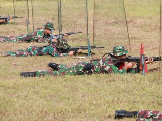 Gelar Latihan Tembak, Serdadu Semakin Tajam