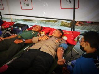 Jelang Hari Bhayangkara ke-77, Polres Trenggalek Gandeng Kodim 0806 Gelar Donor Darah