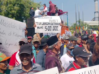Ratusan Ketua RT dan RW se-Kabupaten Pati Demonstrasi, Tuntut Kenaikan Insentif