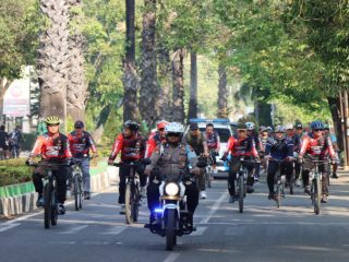 Hari Bhayangkara ke-77, Puluhan Ribu Pesepeda Padati Stadion Joyokusumo