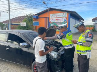 Razia di Blora, Polisi Bagi-bagi Cemilan dan Cinderamata