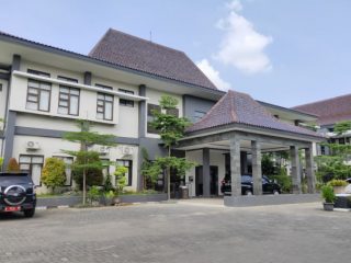 Selingkuh dengan Sesama PNS, Oknum Camat di Pati Diambang Pemecatan