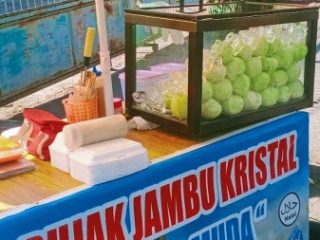 Rujak Jambu Kristal, Kuliner Unik dengan Keistimewaan Rasa yang Memikat