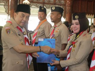 Ratusan Anggota Pramuka Jepara Dianugerahi Penghargaan Lencana