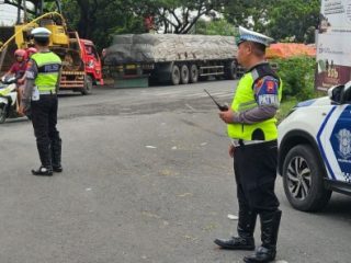 Jalan Pantura Pati-Rembang Kembali Macet, Satlantas Arahkan Pengemudi Lewat Jalur Alternatif