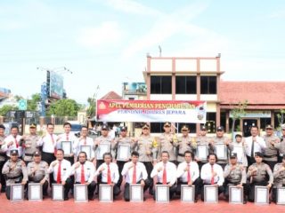 19 Anggota Berprestasi Terima Penghargaan dari Kapolres Jepara
