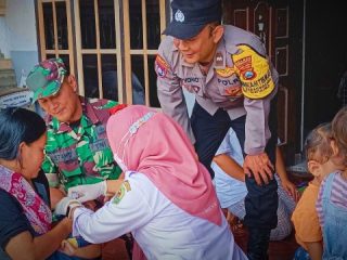 Sukseskan PIN Polio, Ini yang Dilakukan Bhabinkamtibmas di Trenggalek