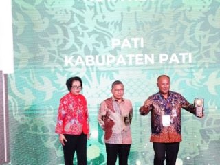 Selamat! Pati Terima Penghargaan Adipura  