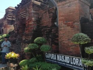 Menengok Keelokan Akulturasi Budaya Masjid Wali Loram