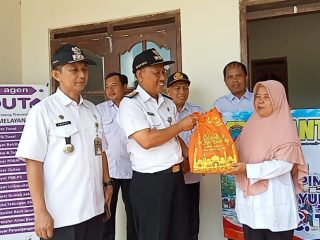 Solidaritas Tak Kenal Batas, Forkompimcam Tambakromo Bantu Korban Banjir di Gabus