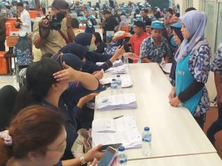 Puluhan Ribu Buruh Rokok di Kudus Dikucur BLT DBHCHT Pemprov Jateng 