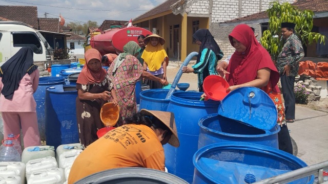 bantuan air bersih di Desa Mojoluhur Jaken