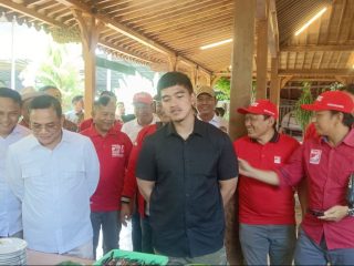 Ketum PSI Kaesang Pangarep Sambangi Bumi Mina Tani dan Cicipi Nasi Gandul