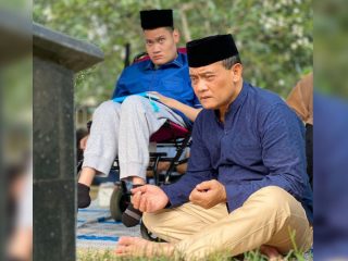 Ziarah ke Makam Istri Bareng Anak, Ahmad Luthfi Ingat Pesan Mendiang