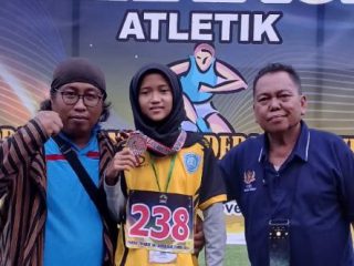Banggakan Daerah Tanpa Support Pemda, Siswa Rembang Ini Raih Emas Popda Jateng