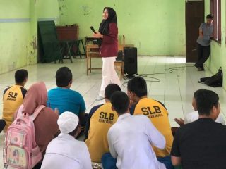 Mahasiswa IAIN Kudus Beri Penyuluhan Literasi Digital dan Anti-Bullying di SLB Sunan Muria