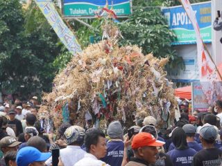 Inilah Awal Mula Munculnya Jembul Tulakan 