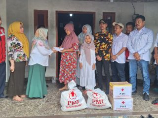 PMI Pati Peduli, Salurkan Bantuan pada Keluarga Korban Sambaran Petir di Pucakwangi