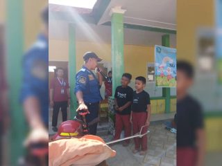 SD Muhammadiyah Kedungwinong Sukolilo Libatkan Damkar Saat MPLS