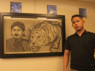 Keahlian Unik Melukis dengan Pasir hingga Jadi Karya Seni Indah 