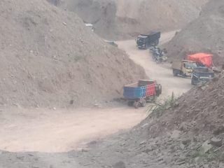 Diduga Tak Berizin, Tambang Galian C di Candimulyo Rembang Rusak Lingkungan