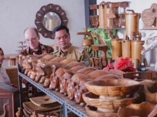 Furnitur Jepara Terdampak Kebijakan Presiden Trump