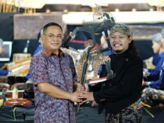 Sudewo Ungkap Kagum pada Pertunjukan Wayang Dalang Asal Pati