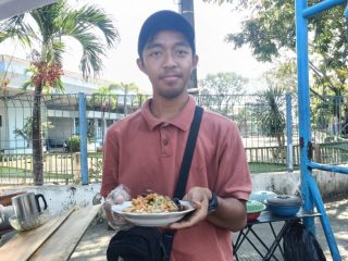 Menikmati Lontong Gebyur Keliling, Kuliner Khas Jepara yang Memikat Lidah