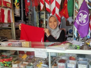Toko Atribut Kemerdekaan dan Grosir Pramuka di Pati Kebanjiran Orderan
