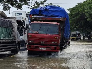 Banjir Tak Kunjung Surut, Pantura Pati–Rembang Sempat Tergenang 