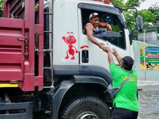 Cerita Sopir Truk Terjebak Banjir hingga Dua Hari di Jalan Pantura Semarang-Demak