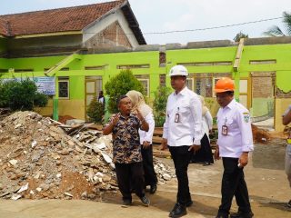 Gelontorkan Rp45 Miliar untuk Perbaikan SD dan SMP di Jepara, Ada Bangunan Tua