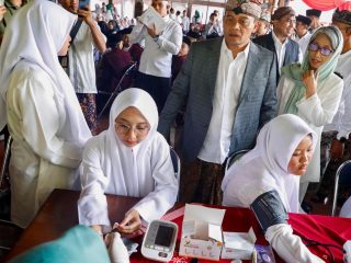 Pemprov Terjunkan Dokter Spesialis Keliling ke 5 Ribu Pesantren di Jateng