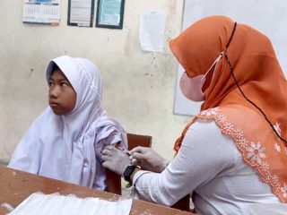 Vaksin HPV Gratis Bentengi Remaja Putri dari Ancaman Kanker Serviks