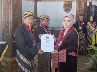 Ratusan Panatacara di Jepara Diwisuda