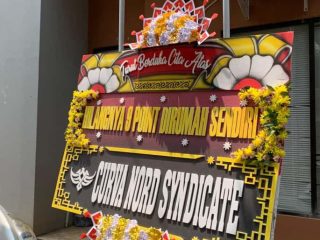 Suporter Kirim Karangan Bunga untuk Tim Persijap, Ada Apa? 