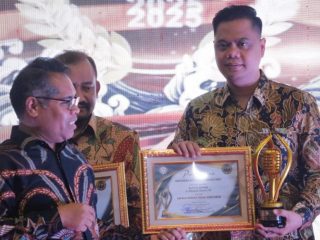 Bupati Jepara Terima Anugerah KPID Award 2025 sebagai Kepala Daerah Peduli Penyiaran