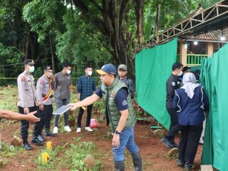 Polisi Bongkar Makam di Desa Kerso, Ada Apa ? 