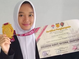 Fania, Siswi SMP di Pati Dulang Banyak Kejuaraan Karate