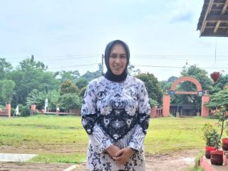 Perjuangan Dona Menembus Jalan Panjang Menjadi Guru