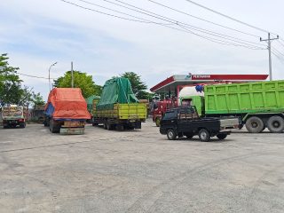 Sopir Rembang Sulit Dapat Solar, Pertamina Pastikan Stok Aman