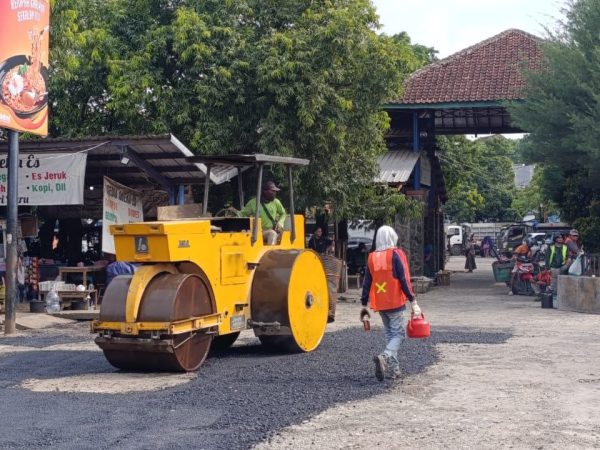 Pembenahan Halaman Pasar Puri Baru Ditarget Tuntas Bulan Depan