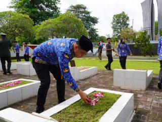 Upacara Hari Pahlawan, Perjuangan Tak Lagi dengan Bambu Runcing