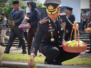 Ziarah Nasional Hari Pahlawan, Kapolres Trenggalek Sampaikan Pesan Mendalam