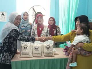 Tangani Stunting dan Kemiskinan, 720 Penerima CPP di Pati Dapat Bantuan Beras