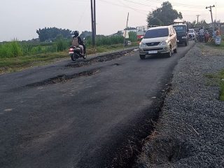 Jalan Gunungsari Amblas Parah Pasca Perbaikan, Diduga Akibat Kontur Tanah Lembek