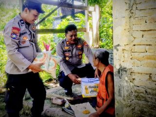 Wujudkan Empati, Polsek Pogalan Salurkan Bantuan untuk Warga Kurang Mampu